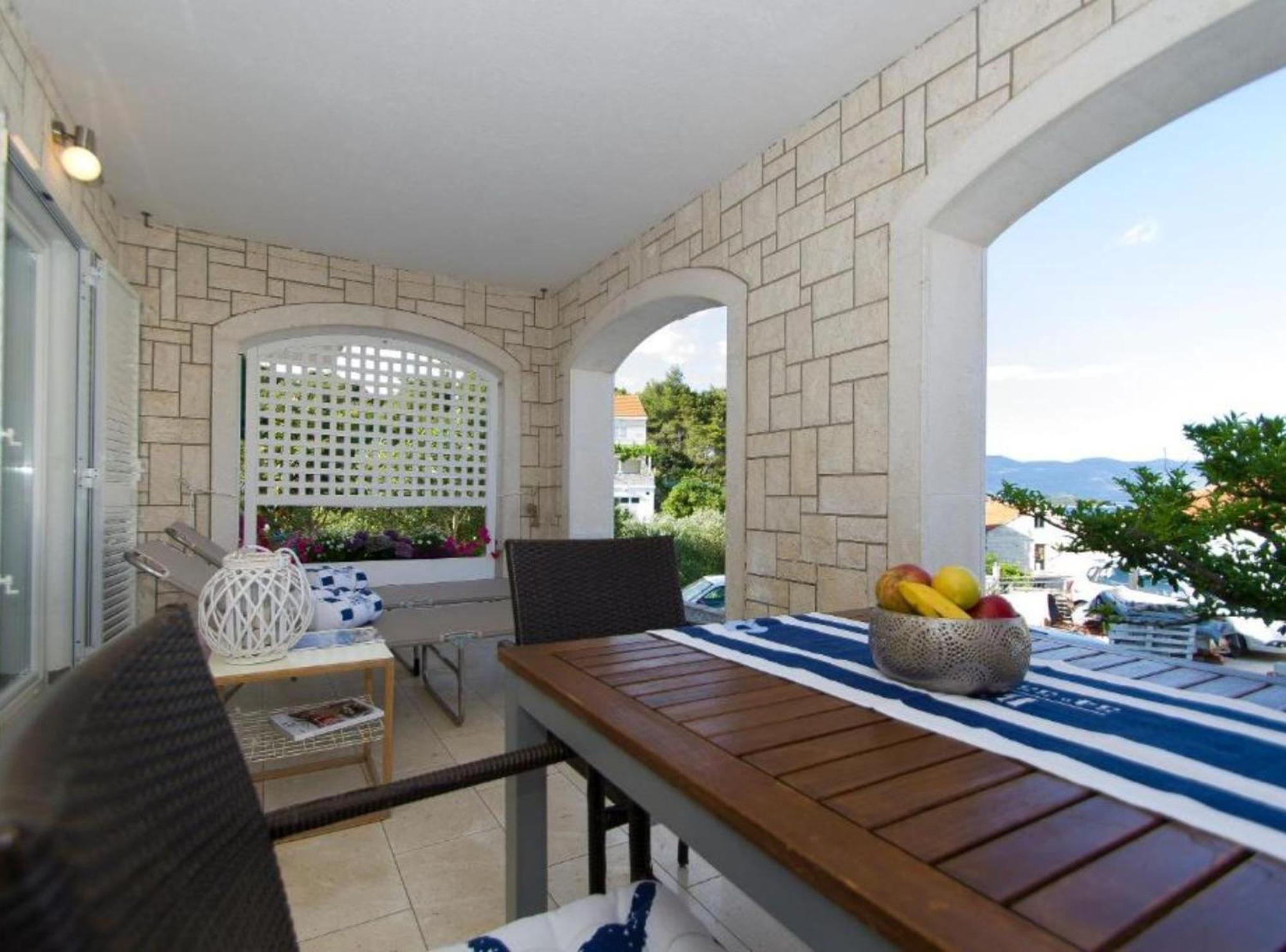 Apartments Villa Olea Lumbarda Exterior foto